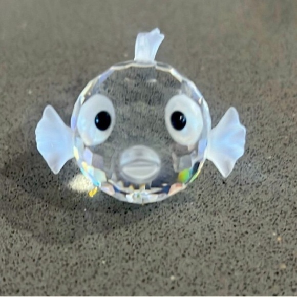 SWAROVSKI Blowfish small 012724- Retired. - Picture 3 of 8